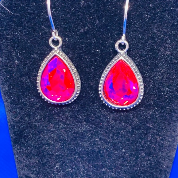 Earrings - Picture 4 of 4